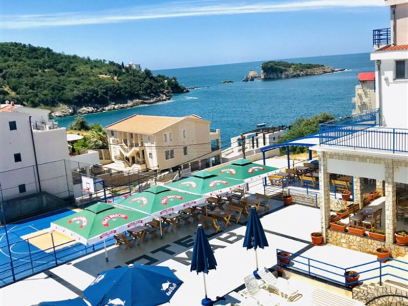 El Mar Club