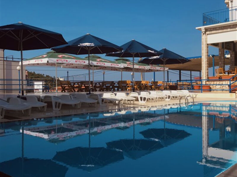 El Mar Club