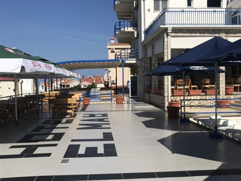 El Mar Club