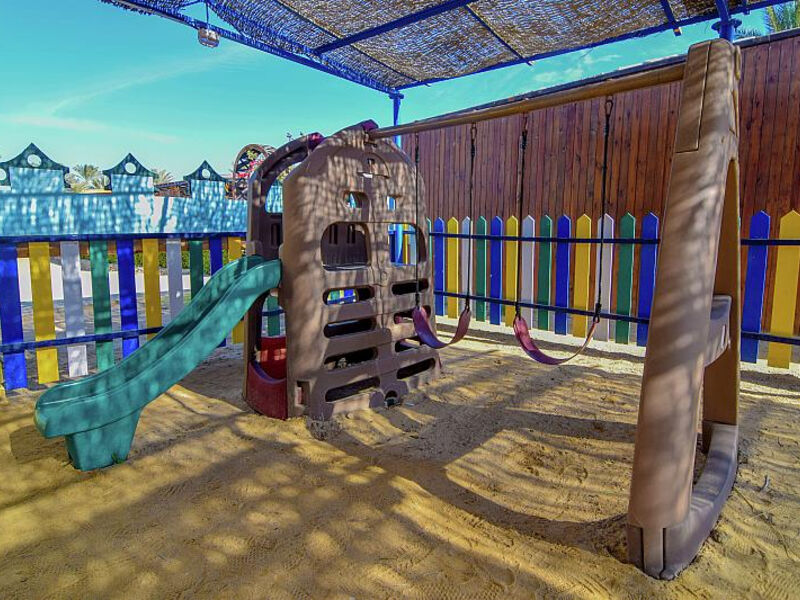 Elphistone Resort