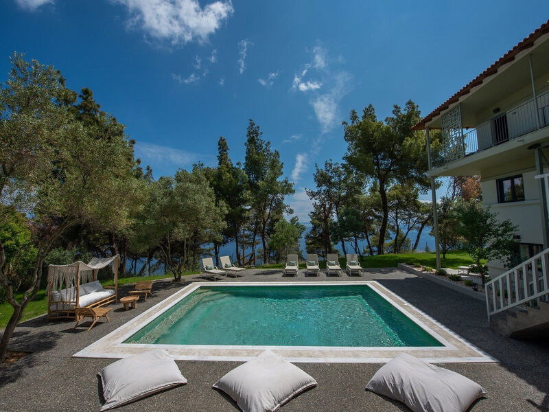 Elies 33 Bio Retreat