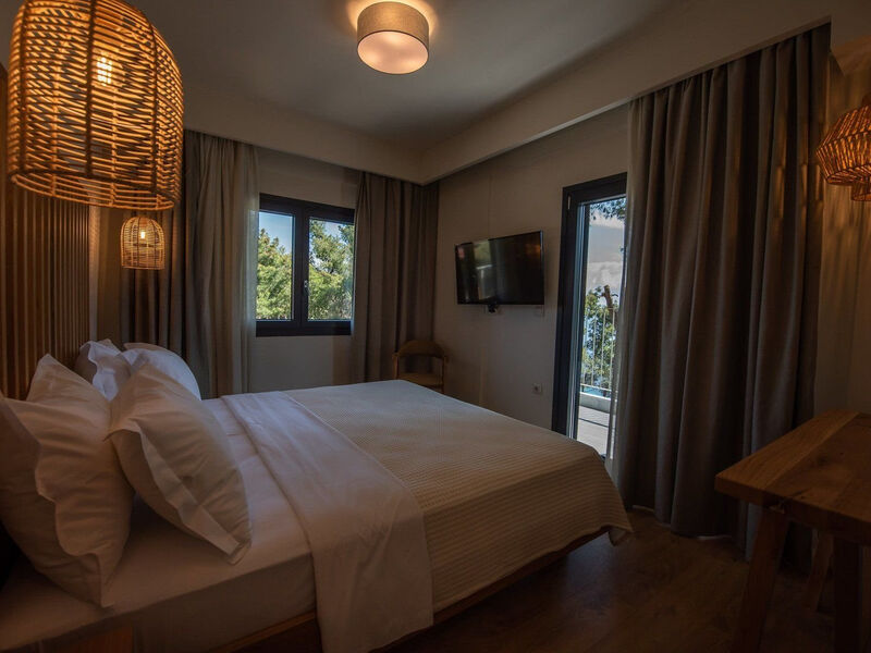 Elies 33 Bio Retreat