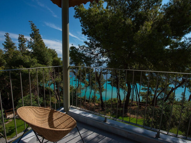 Elies 33 Bio Retreat