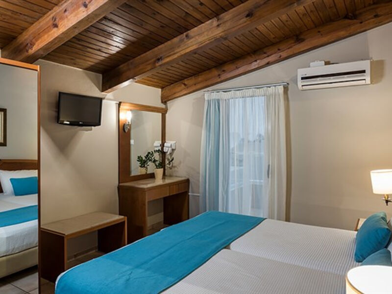 Elotis Suites