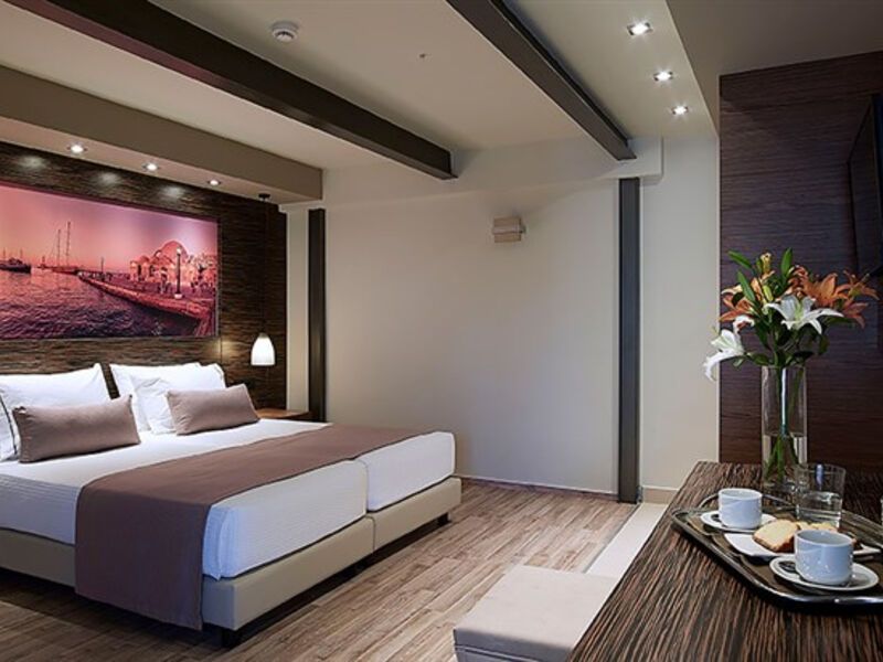 Elotis Suites