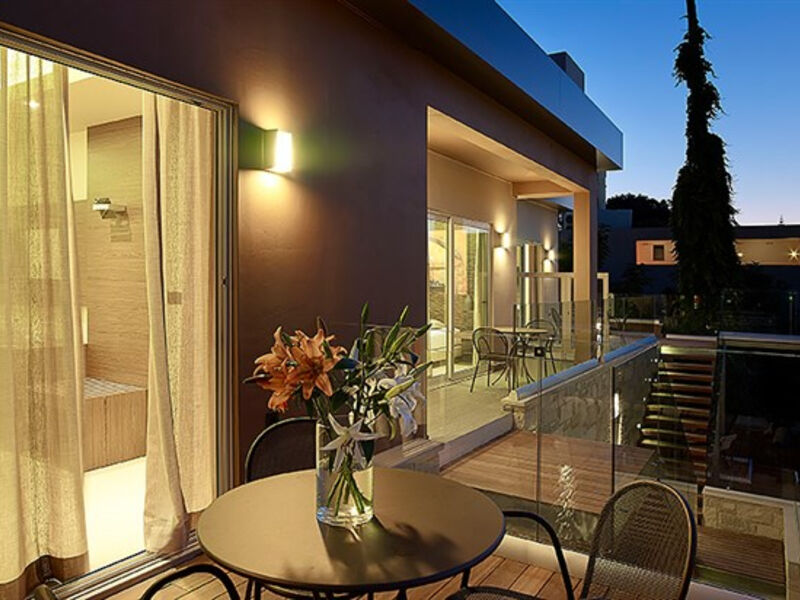 Elotis Suites