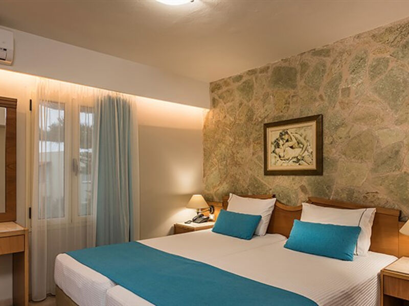 Elotis Suites