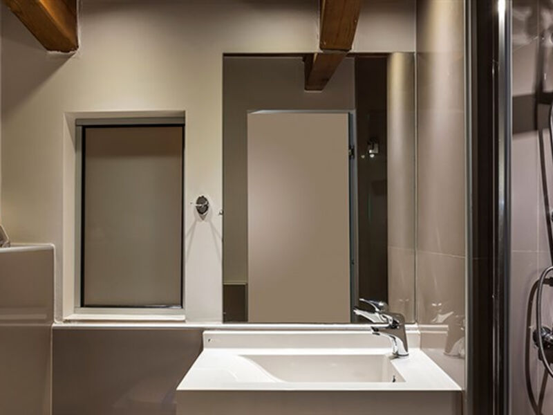 Elotis Suites