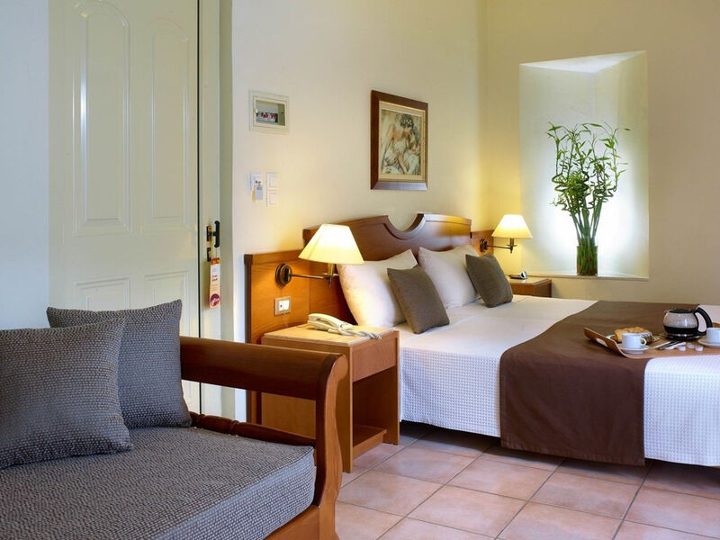 Elotis Suites