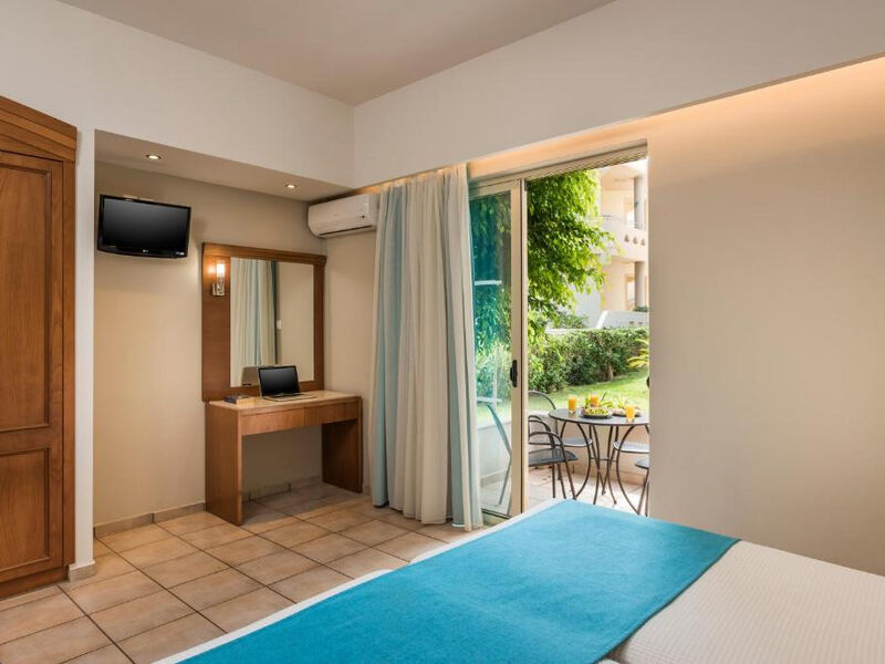 Elotis Suites