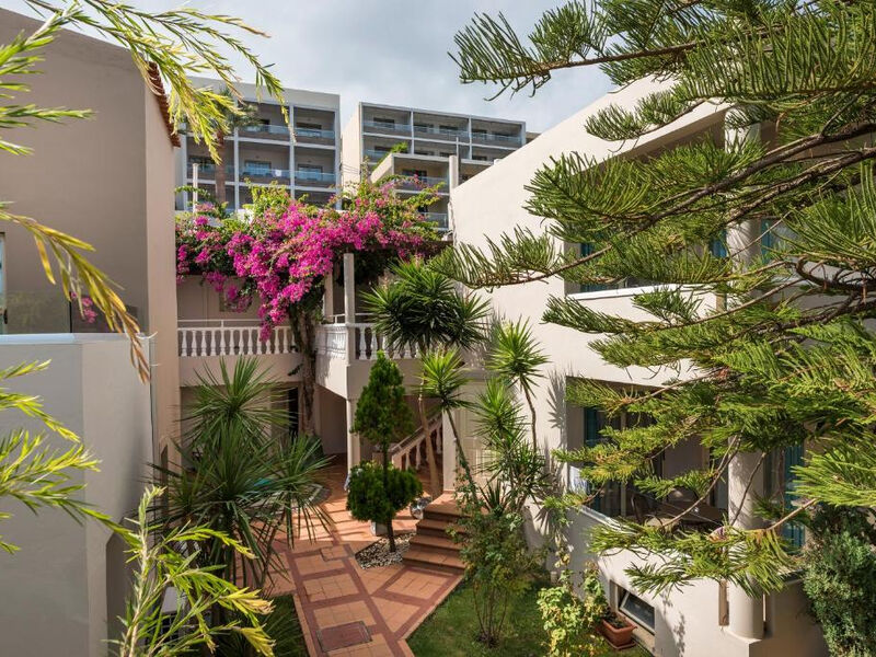 Elotis Suites