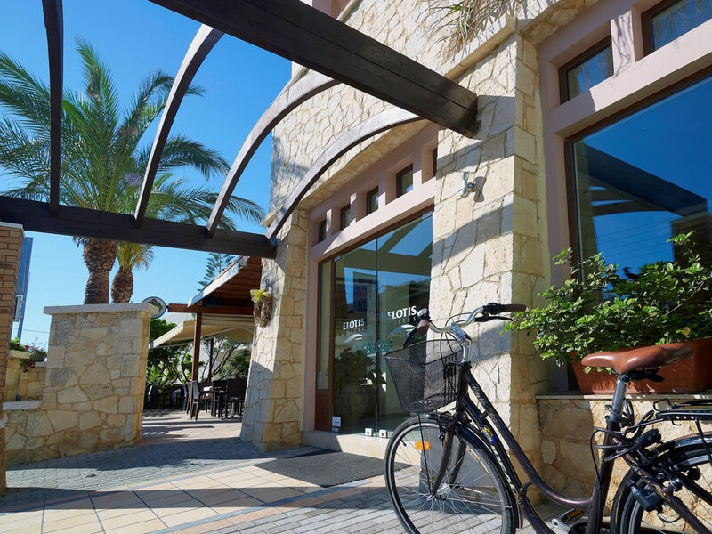 Elotis Suites