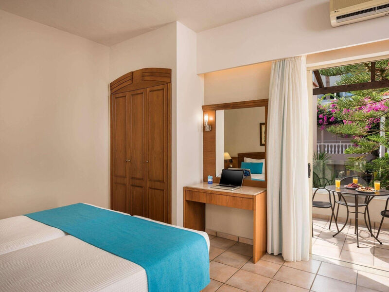 Elotis Suites Ag. Marina