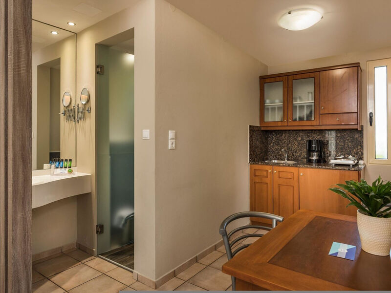 Elotis Suites Ag. Marina