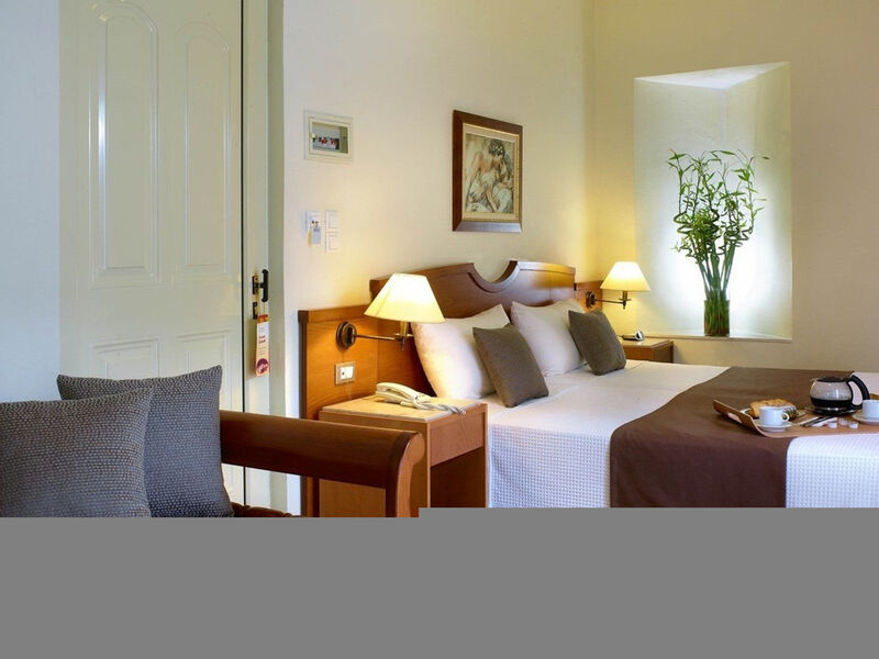 Elotis Suites