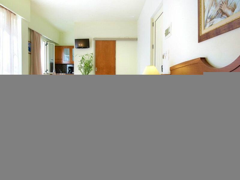 Elotis Suites