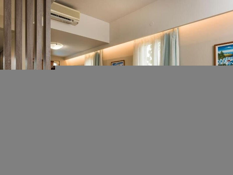 Elotis Suites