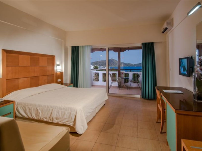 Elounda Breeze Resort