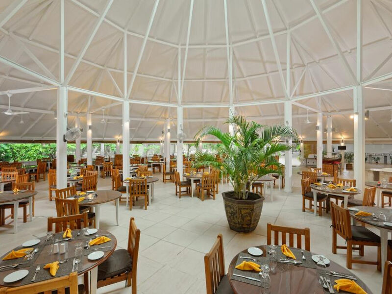 Embudu Village Resort