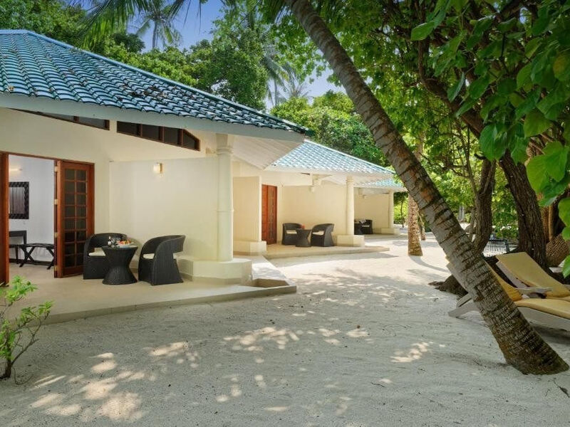 Embudu Village Resort