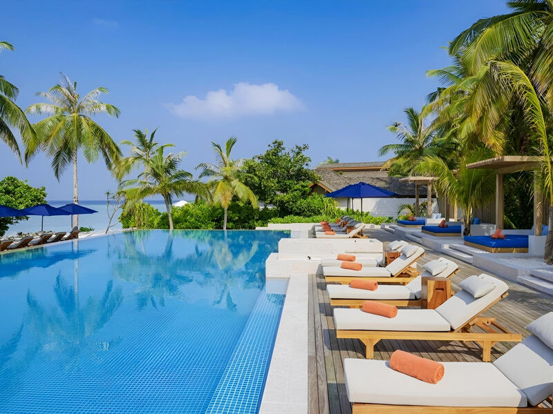 Emerald Faarufushi Resort & Spa