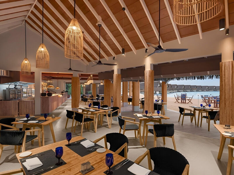 Emerald Faarufushi Resort & Spa