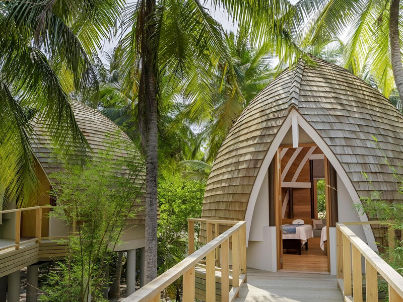Emerald Faarufushi Resort & Spa