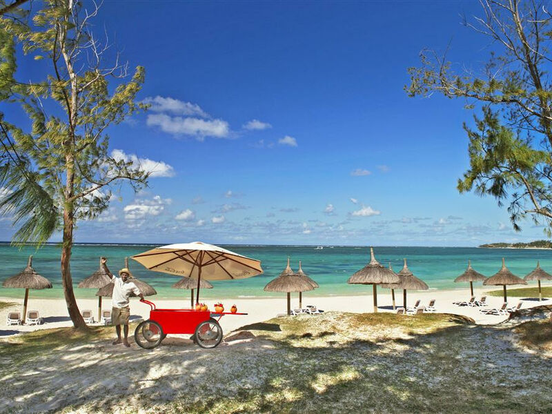 Emeraude Beach Attitude