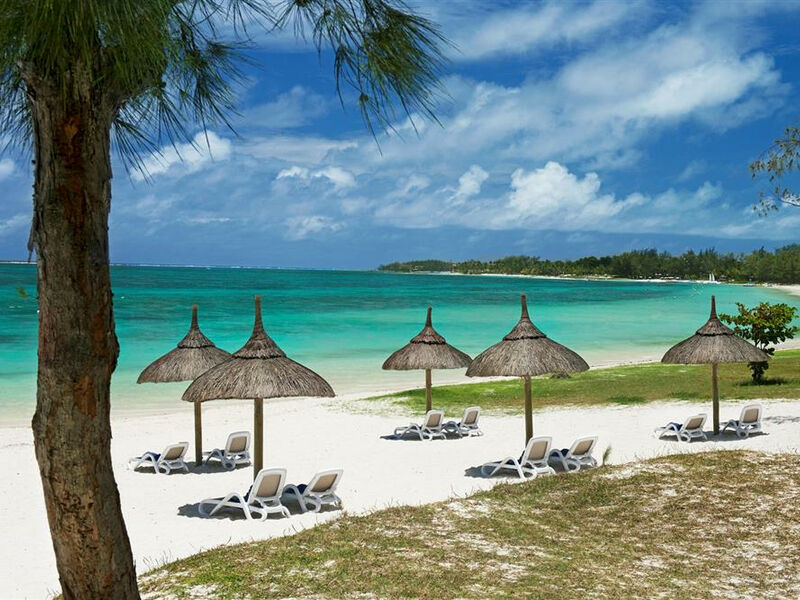 Emeraude Beach Attitude