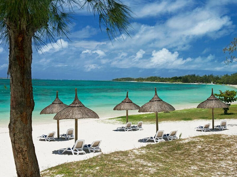 Emeraude Beach Attitude