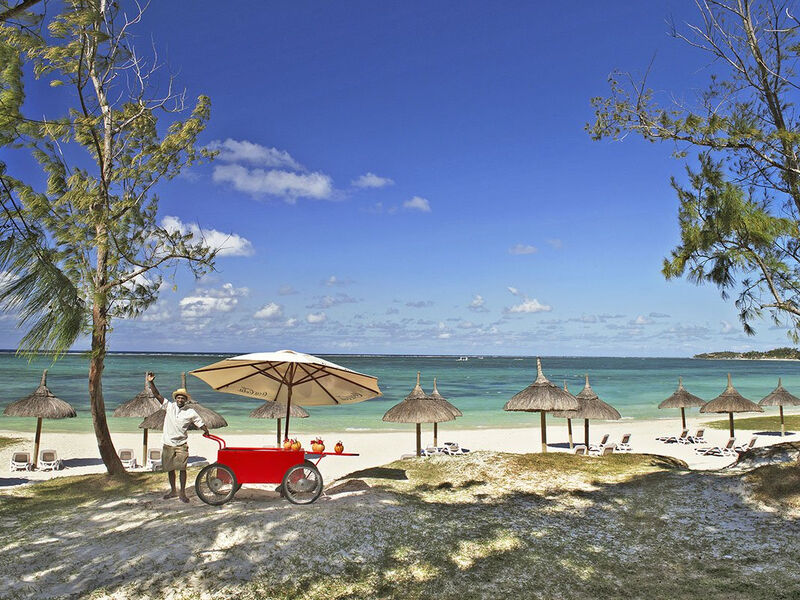 Emeraude Beach Attitude