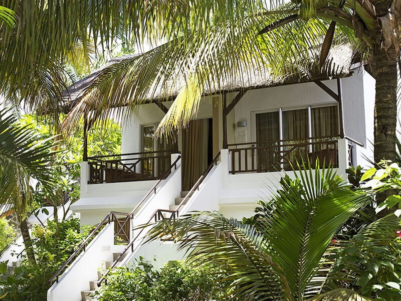Emeraude Beach Attitude