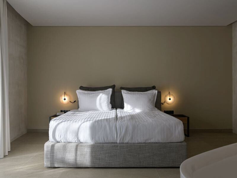 Esana Aquahouse