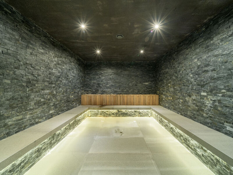 Esana Aquahouse