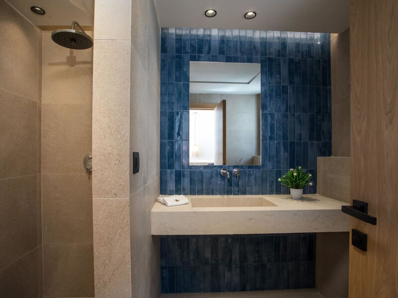 Este Elegant Suites & Villas