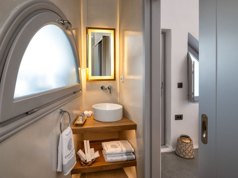Eteoro Suites