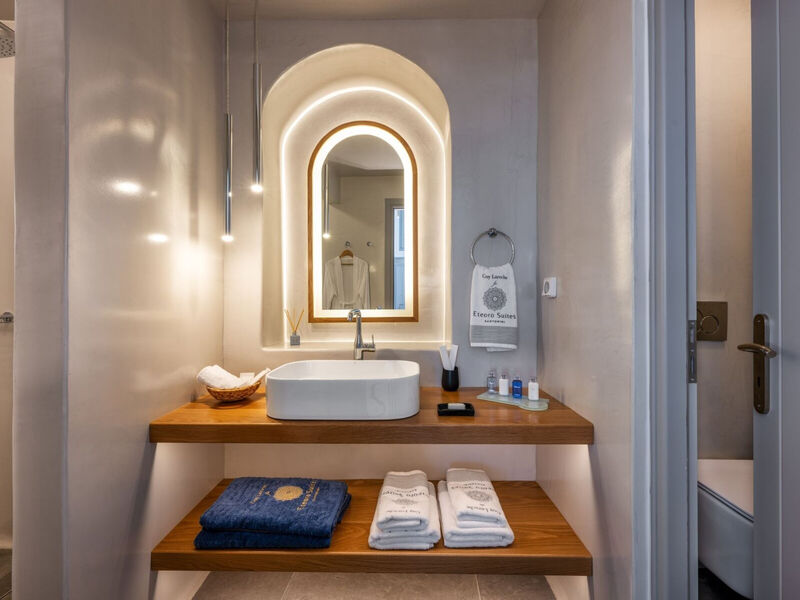 Eteoro Suites
