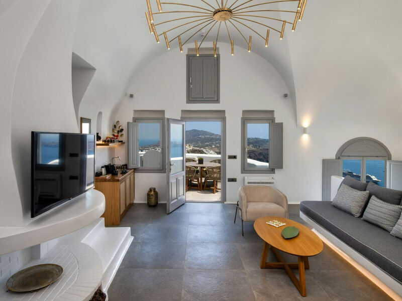 Eteoro Suites