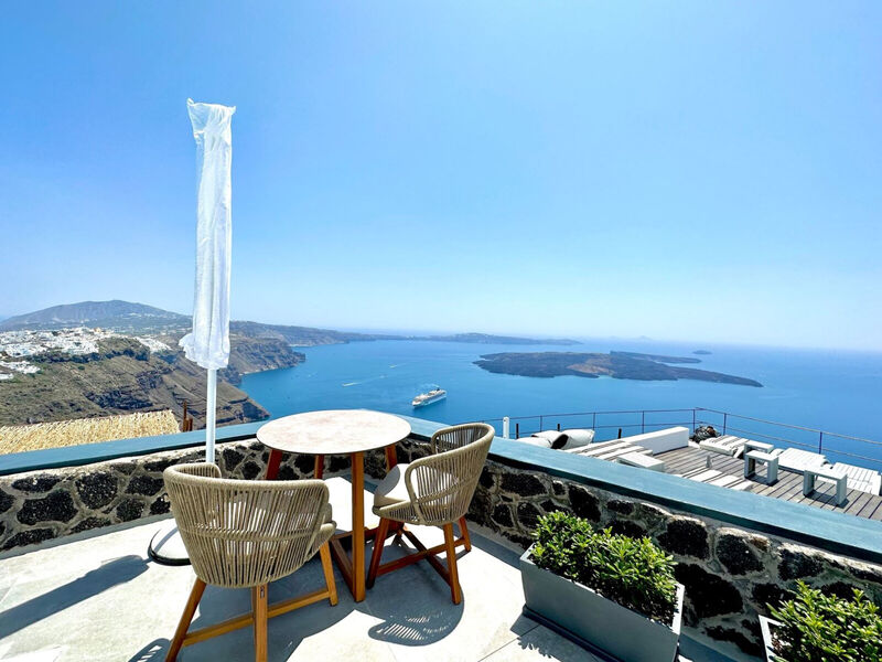 Eteoro Suites
