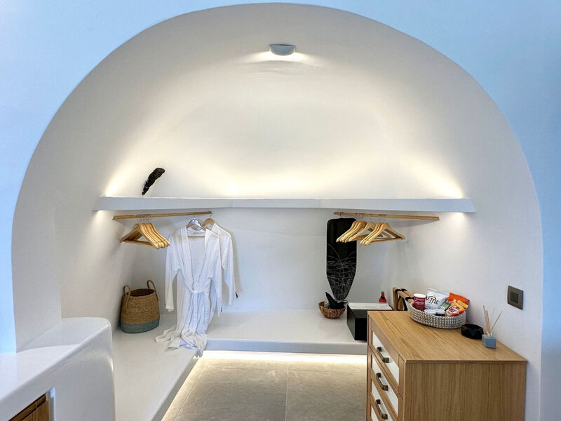 Eteoro Suites