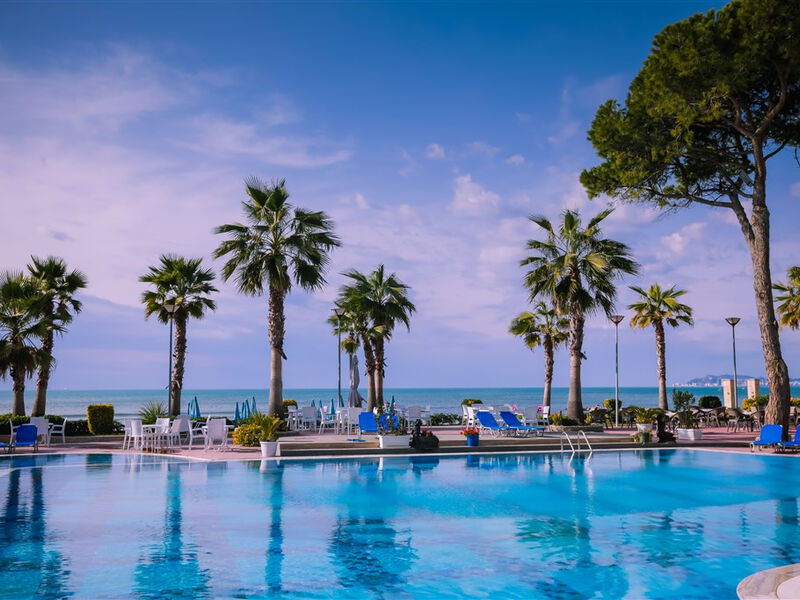 Fafa Resort