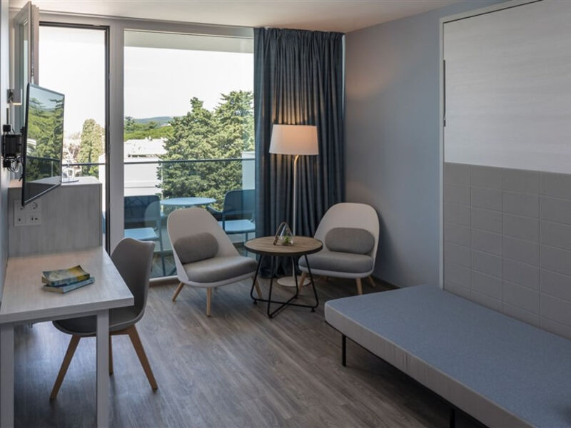 Hotel Club Funimation Borik