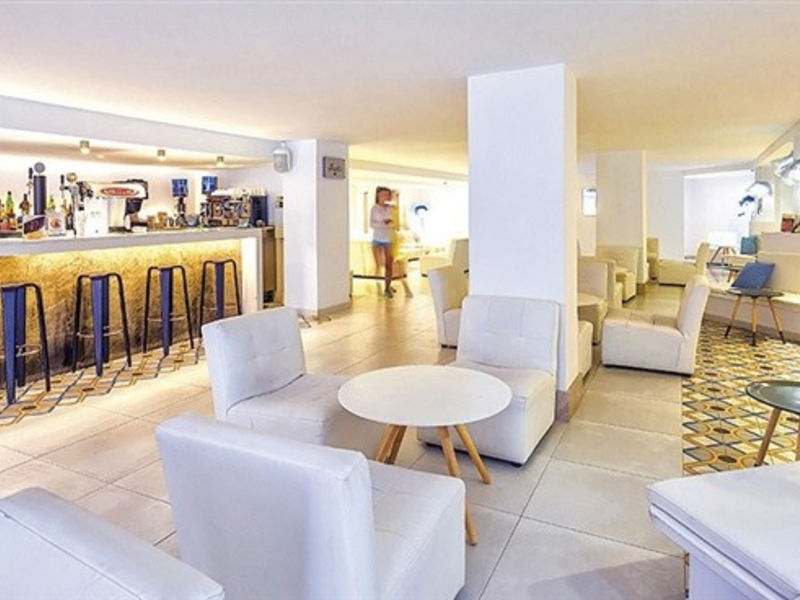 Fergus Style Cala Blanca Suites