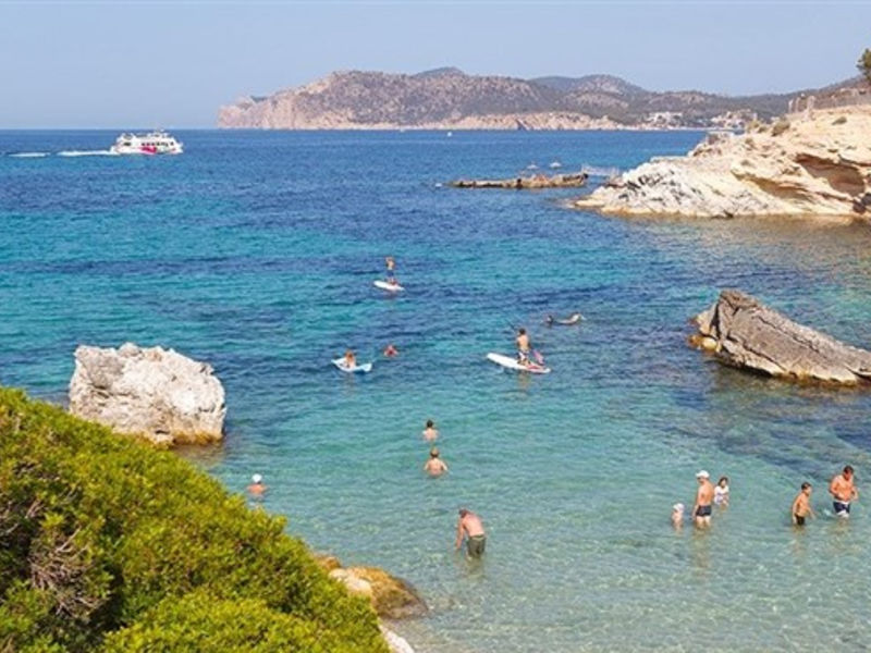 Fergus Style Cala Blanca Suites
