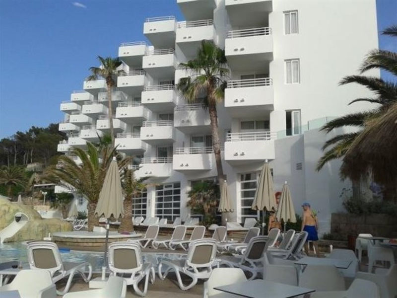 Fergus Style Cala Blanca Suites