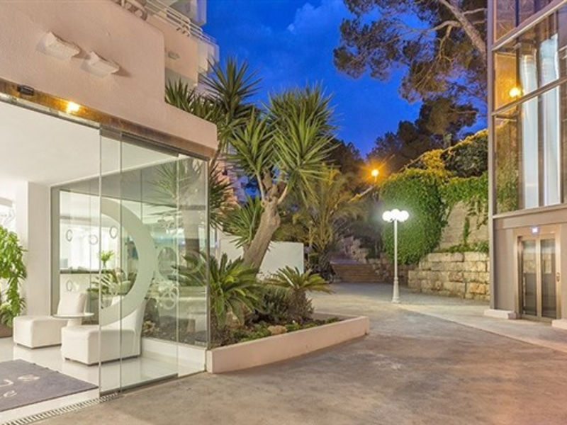 Fergus Style Cala Blanca Suites