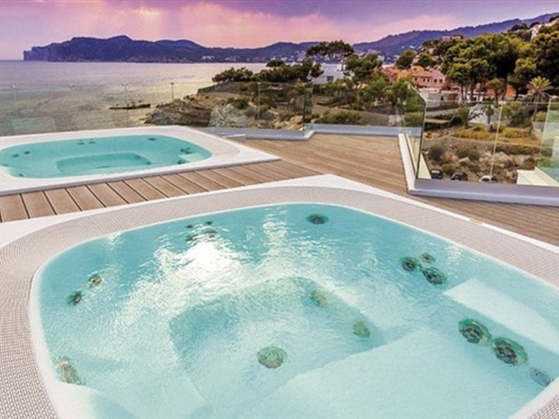 Fergus Style Cala Blanca Suites