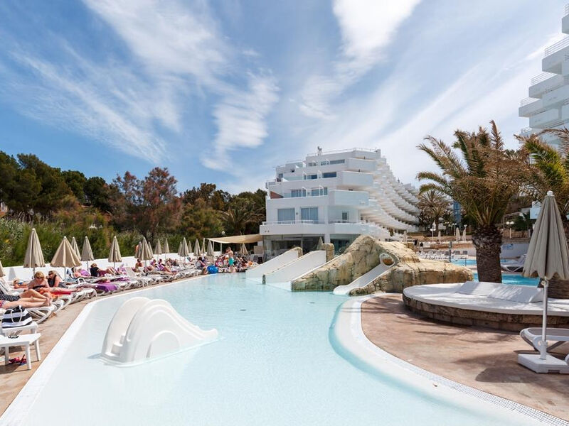 Fergus Style Cala Blanca Suites
