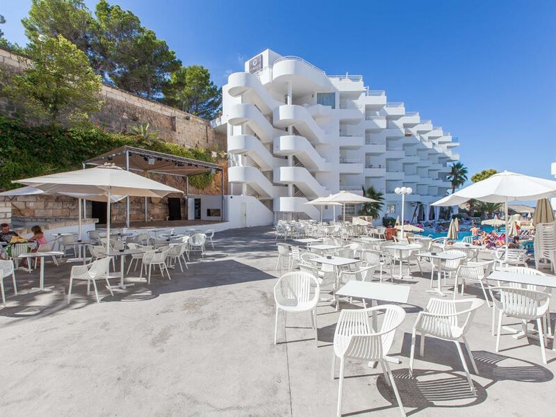 Fergus Style Cala Blanca Suites