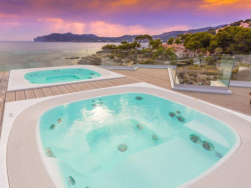 Fergus Style Cala Blanca Suites